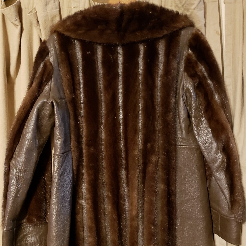 Brown leather and mink jacket. - Picture 2 of 5